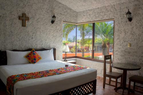 Camino Mexicano Hotel & Resort