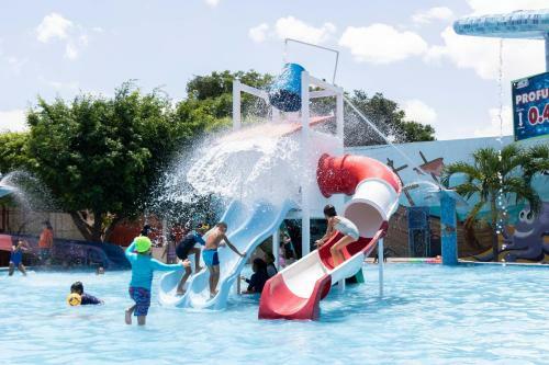 Camino Mexicano Hotel & Resort