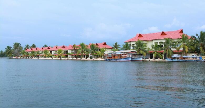 Hotel Lake Palace Resort