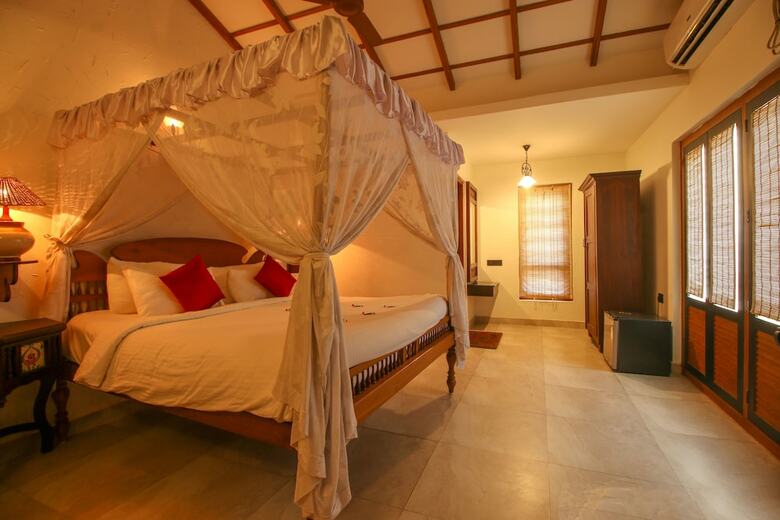 Hotel Punnamada Resort