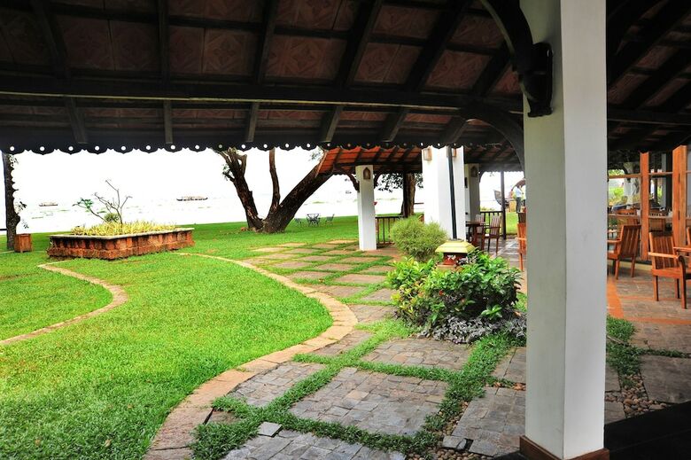 Hotel Punnamada Resort