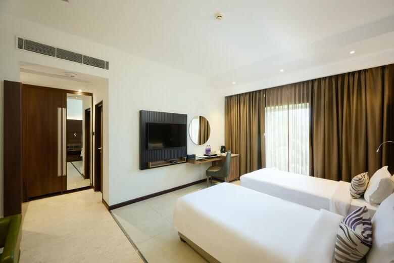 Flora Airport Hotel