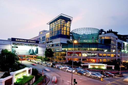 Apartamento High Floor 2br Ttdi Ascencia 2, Free Parking