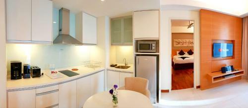 Hotel Cormar Suites