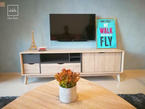 A Space Apartment @ I-city By Hostassist