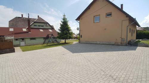 Kriszti�n Apartmanh�z