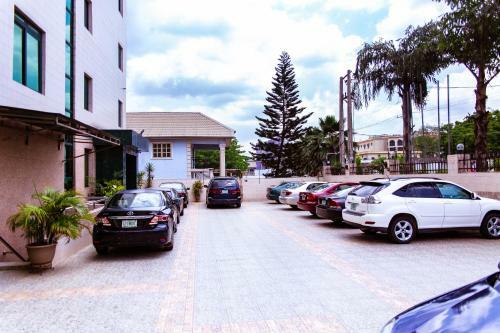 De Meros Hotel And Suites