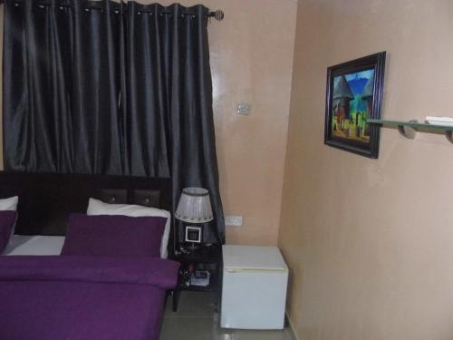 Staycation Suites And Apartment