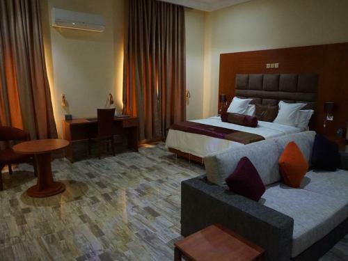 Hostal Room In Lodge - Aenon Suites Oshogbo