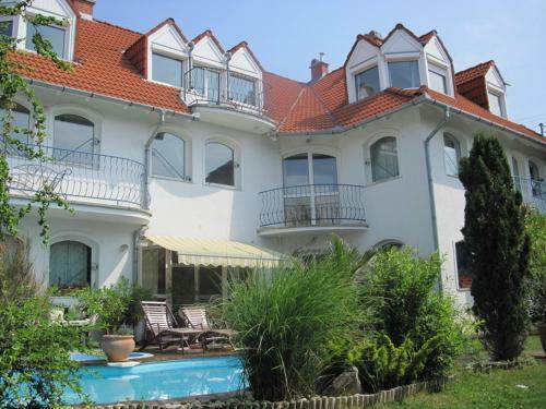 Hostal Szent Kristof Panzio