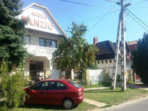 Bed & Breakfast Alex's Apartman & Panzi�