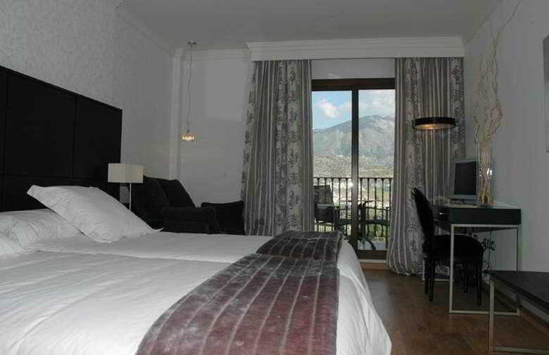 Hotel La Vi�uela