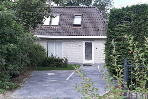 Holiday Home de Witte Raaf With Garden And Hottub