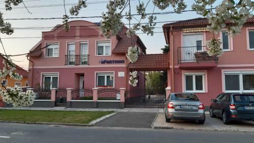�lom Apartman