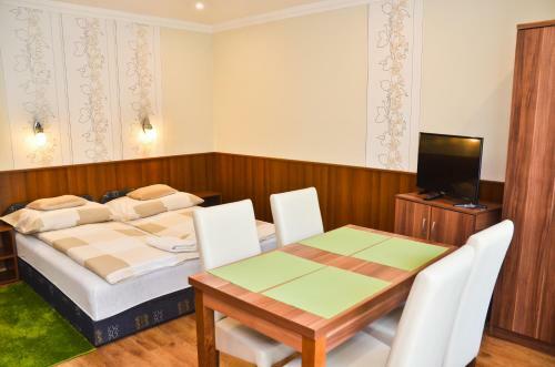 Albergue M�dia Panzi� �s Apartmanh�z