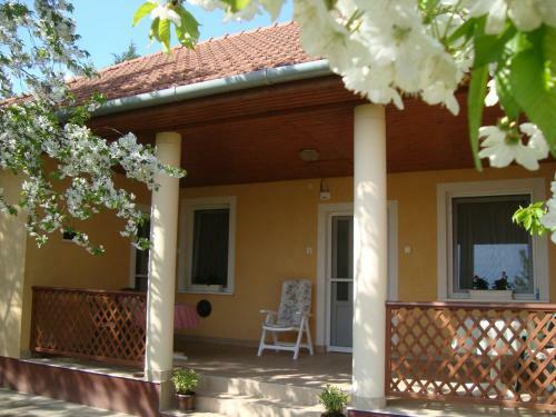 Apartamento K�tai Vend�gh�z