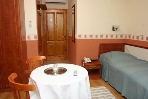 Hostal �let Es Energia Eg�szs�gjav�t� Szalon