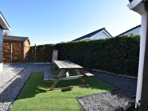 Premium Chalet In Sint Annaland With Garden