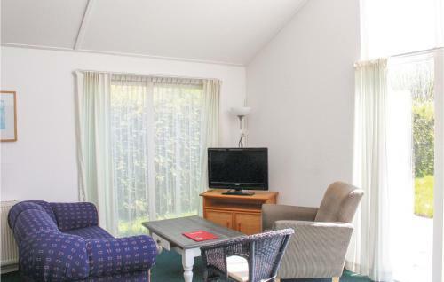Three-bedroom Holiday Home In Tzummarum