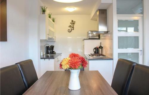 Four-bedroom Holiday Home In Vlagtwedde