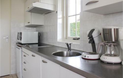 Four-bedroom Holiday Home In Wemeldinge