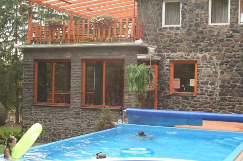 Hostal Dar�zshegyi Vend�gh�z