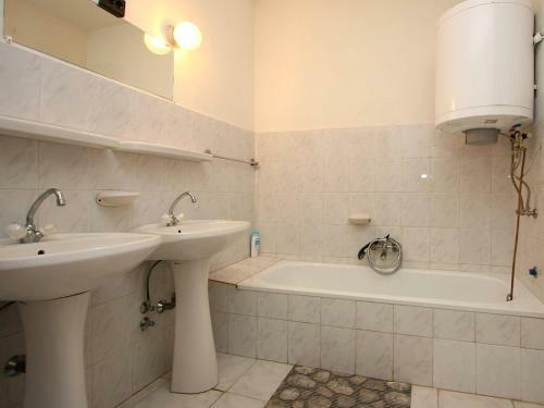 Villa Balatonkereszt�r 5