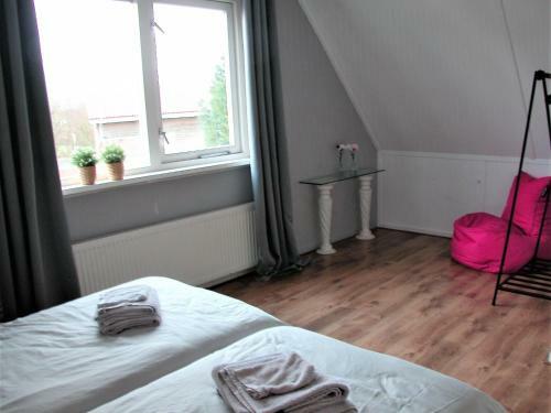 Peaceful Holiday Home In Zeewolde With Swimming Pool