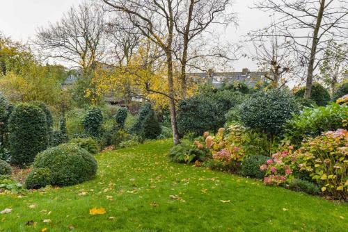 Luxury Garden View Apartment