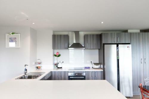 Large Four Bdr Apartment - Walk To Mallstadium