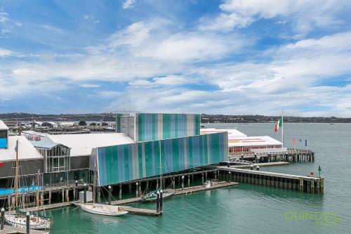 Qv Spacious Waterfront 2 Bedroom Apartment - 791