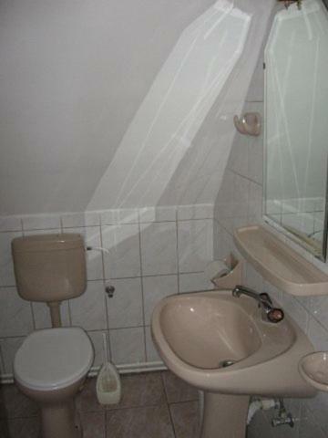 Hostal Mika Vend�gh�z