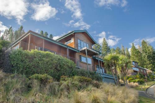 Alpine On Oregon - Hanmer Springs Holiday Home