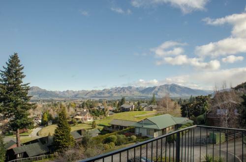 Alpine On Oregon - Hanmer Springs Holiday Home