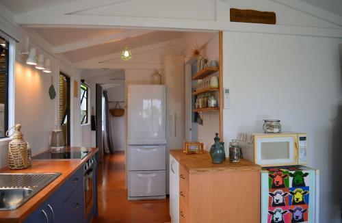 The Stowaway - Hihi Holiday Home