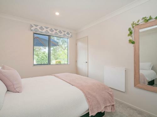 Upsides And Good Vibes - Pauanui Holiday Home