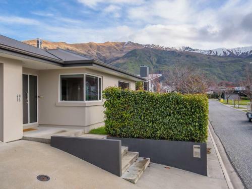Meadowstone Retreat - Wanaka Holiday Home