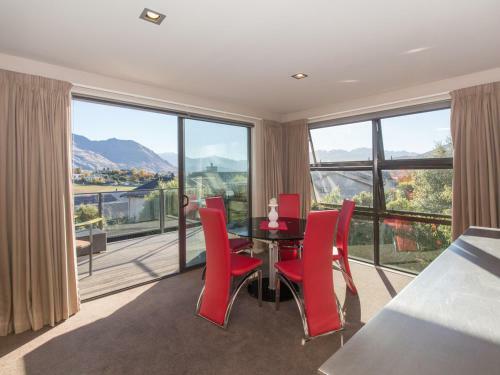Picture Perfect - Wanaka Holiday Home