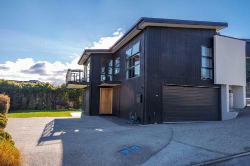 Picture Perfect - Wanaka Holiday Home