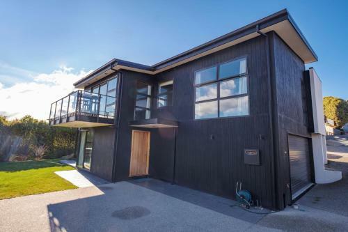 Picture Perfect - Wanaka Holiday Home