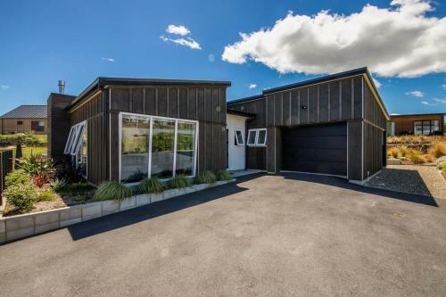 Kirimoko Retreat - Wanaka Holiday Home