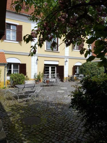Bed & Breakfast Gomb�s K�ria Mension
