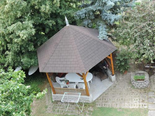 Hostal F�vesi Vend�gh�z