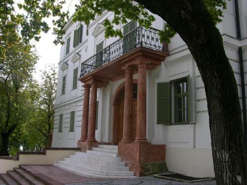 Horvath House Apartment