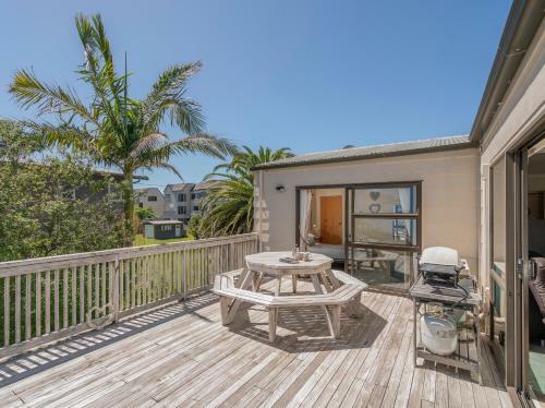 Surf Stay - Whitianga Holiday Home