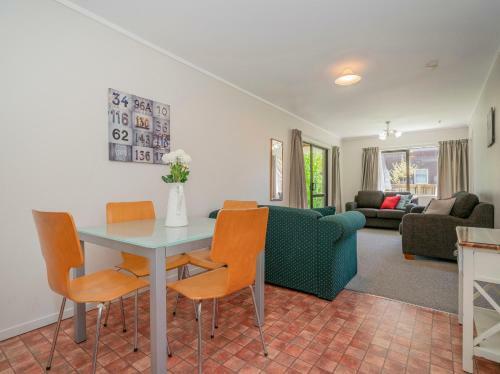 Surf Stay - Whitianga Holiday Home
