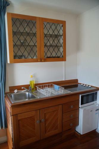 Bed & Breakfast Little Paradise & Petting Farm