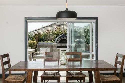 Seaside Beach Retreat - Outdoor Living