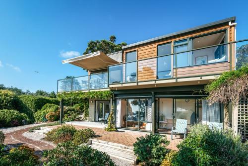 Seadream Villa