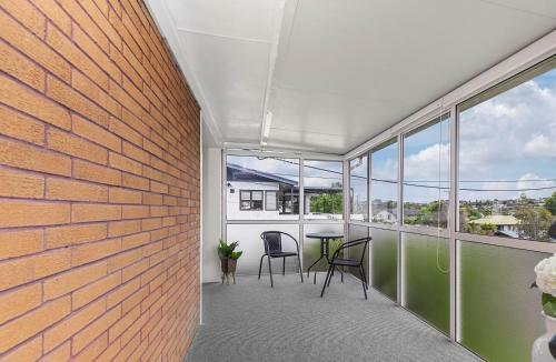 Brick On Bay - Red Beach Holiday Home